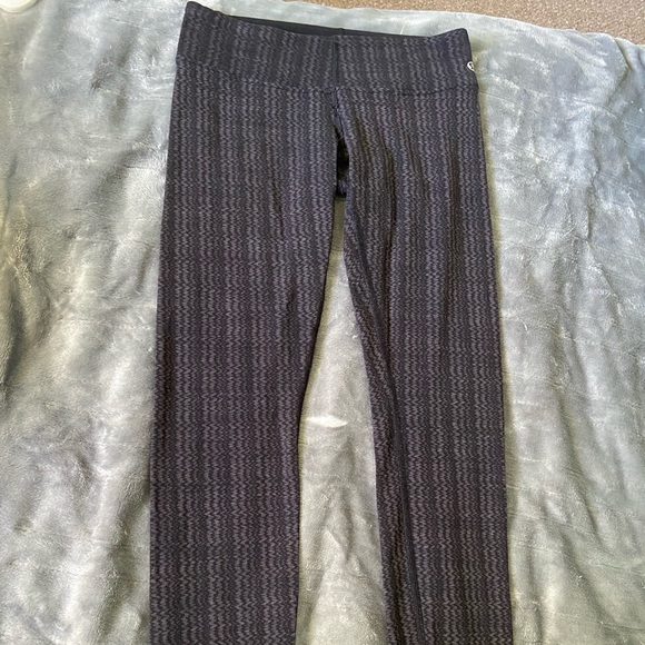 Lululemons, Size 2 - Picture 2 of 4